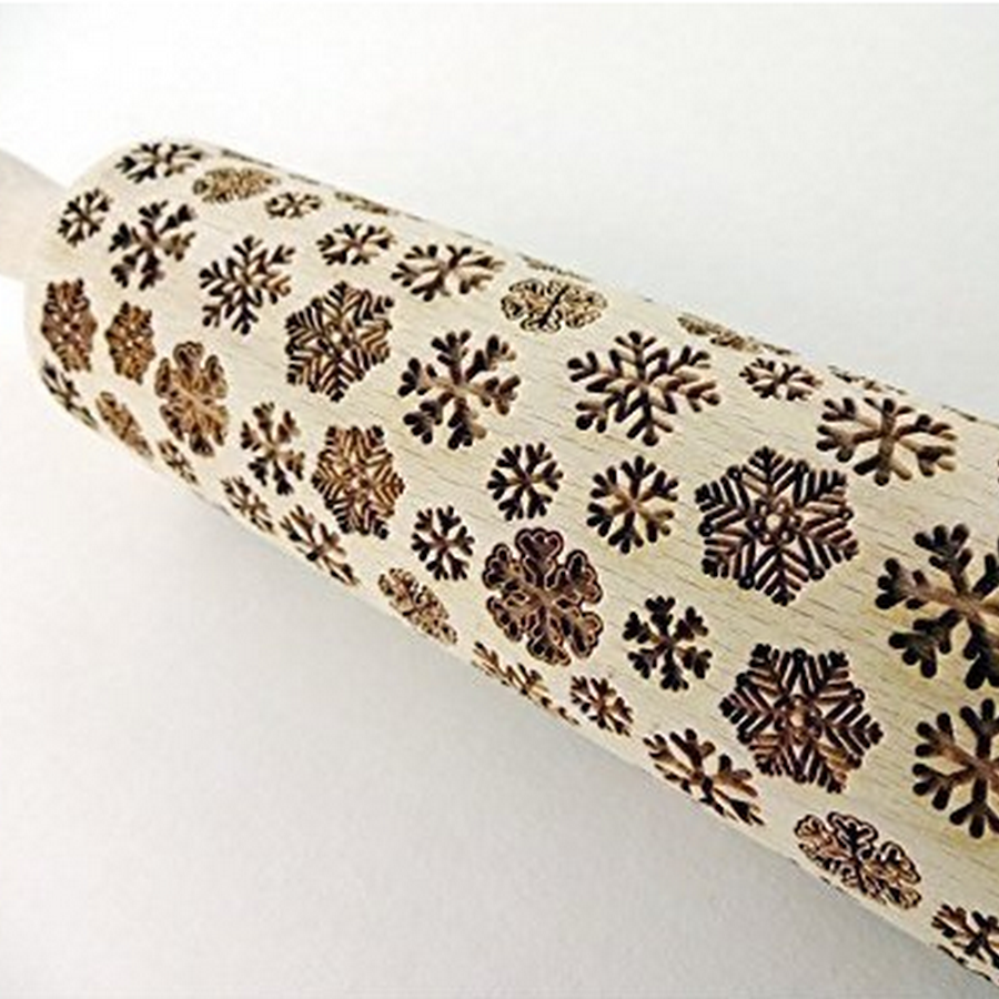 CHRISTMAS GIFTS embossing rolling pin Embossing rolling pin with Christmas symbols Christmas gingerbread cookies. CHRISTMAS GIFTS embossing rolling pin Embossing rolling pin with Christmas symbols Christmas gingerbread cookies.
