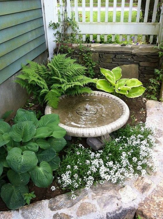Ideas para decorar la esquina de un patio o jardín