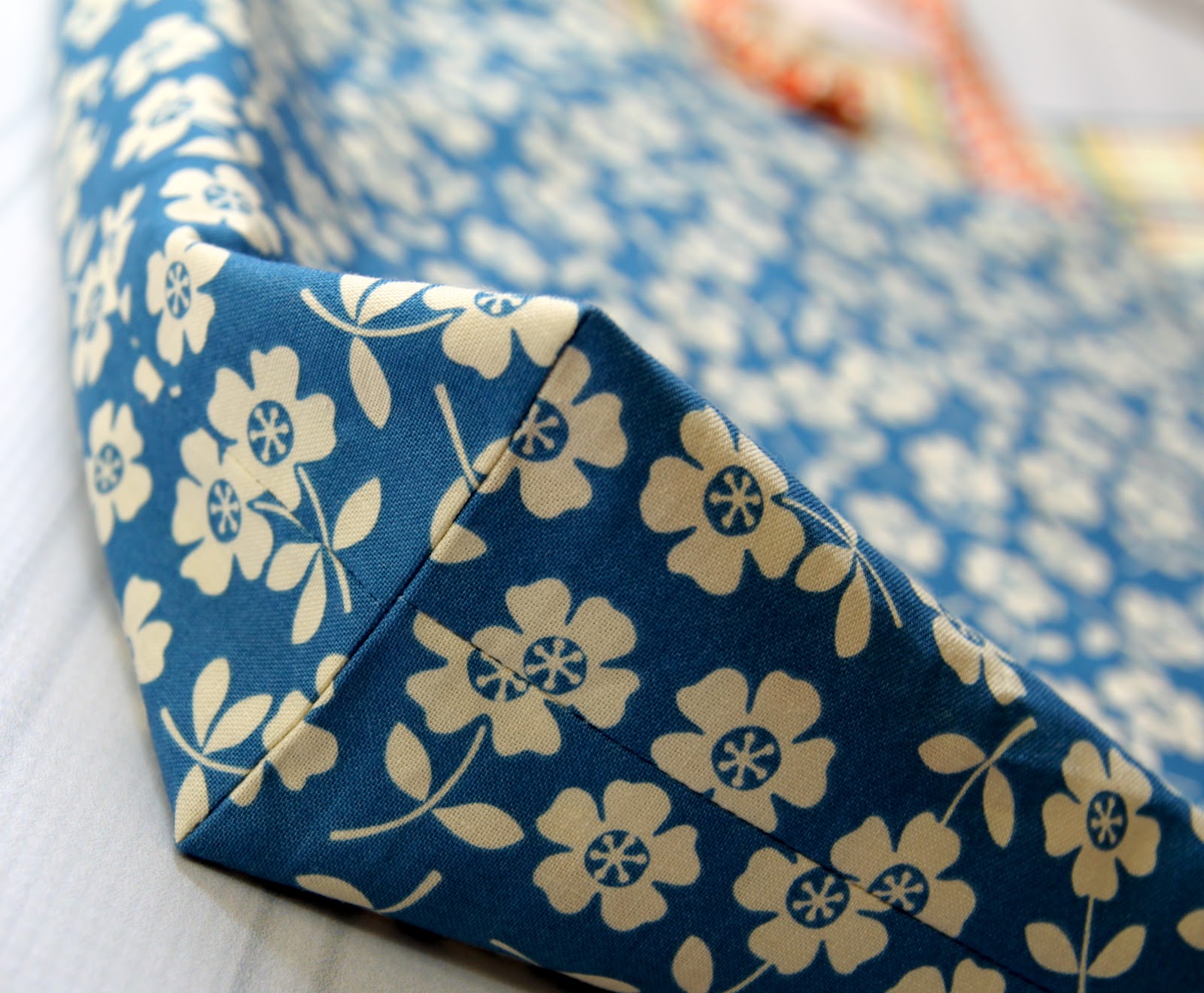 Fat Quarter Tote Bag Tutorial The Cottage Mama