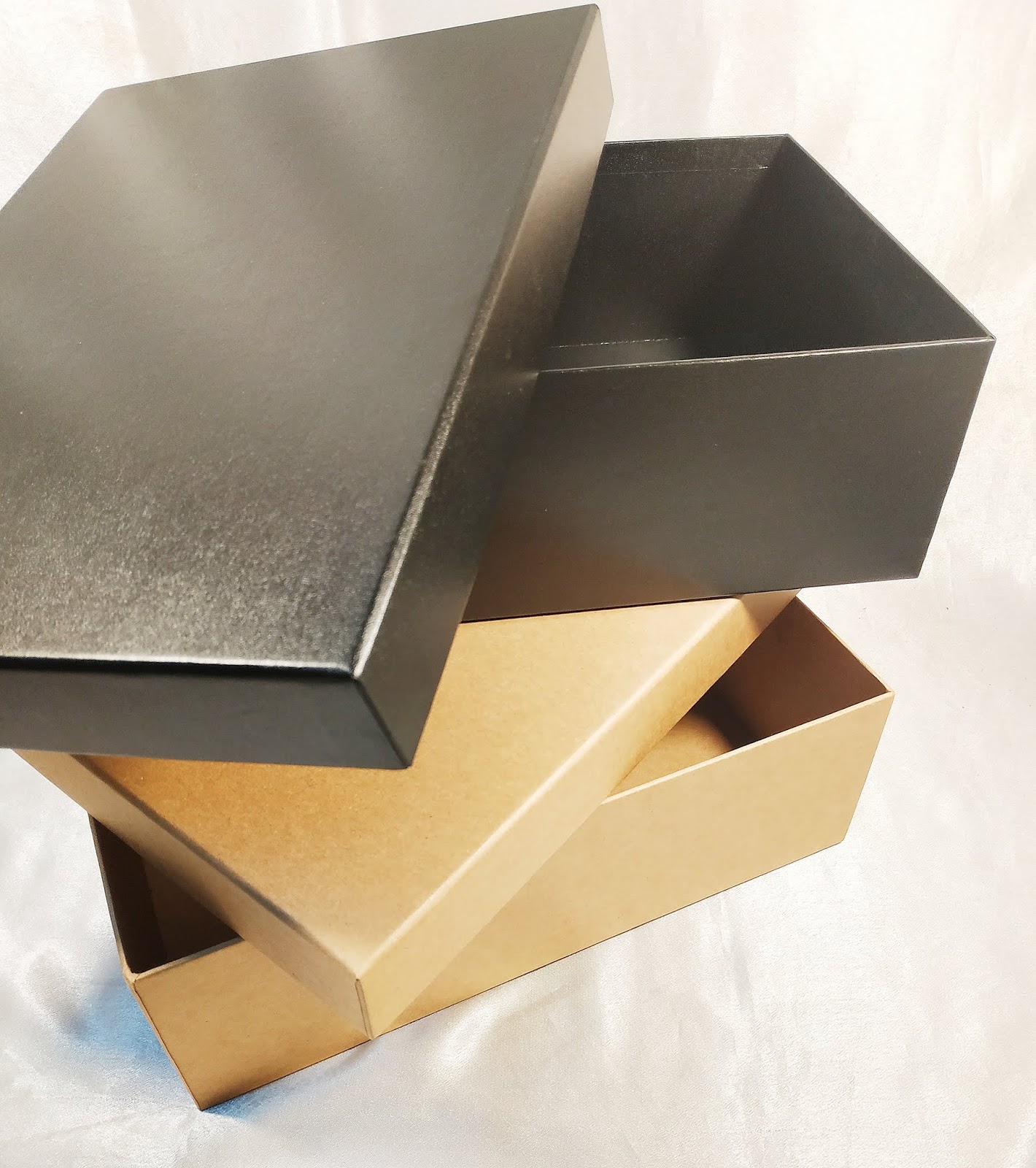 Singapore Gift Boxes Kraft and Black Rectangle boxes