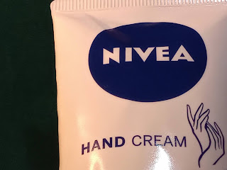 nivea-soothing-care-handcream nivea-soothing-care-handcream