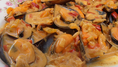 ~ Mejillones con salsa  de coco y curry ~ Musclos amb salsa de coco i curry ~