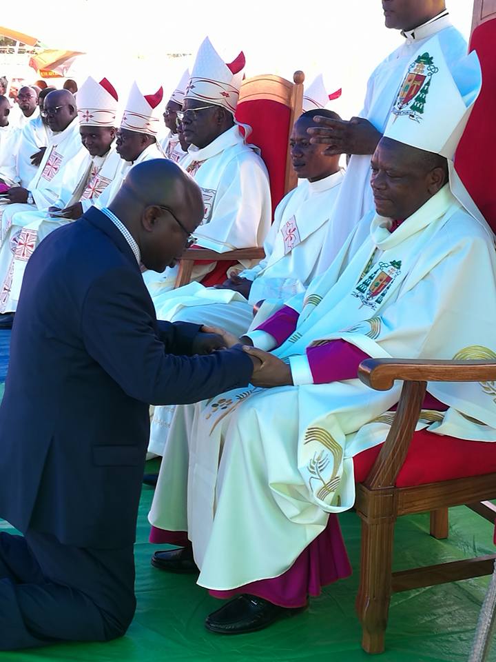 Le nouvel archevêque de MbandakaBikoro, Mgr Fridolin Ambongo, installé