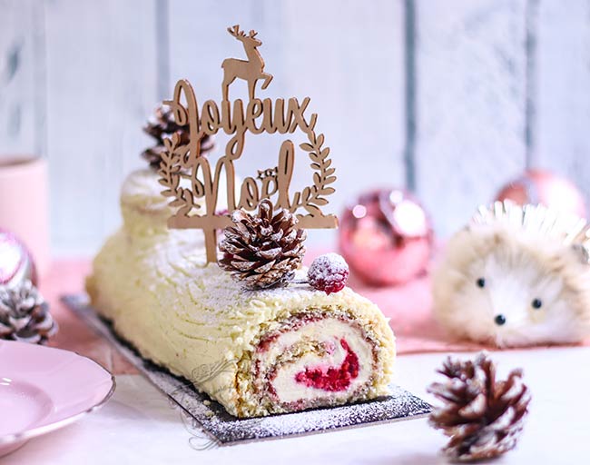 Bûche de Noël 2022 facile avec biscuit qui ne casse pas, souple et moelleux  