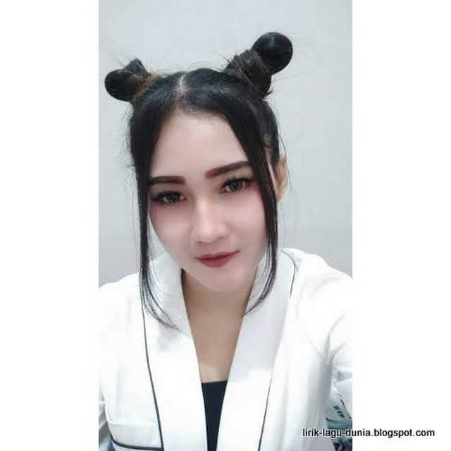 Lirik Lagu Bojo Galak Nella Kharisma Dan Terjemahan Lirik Lagu Dunia