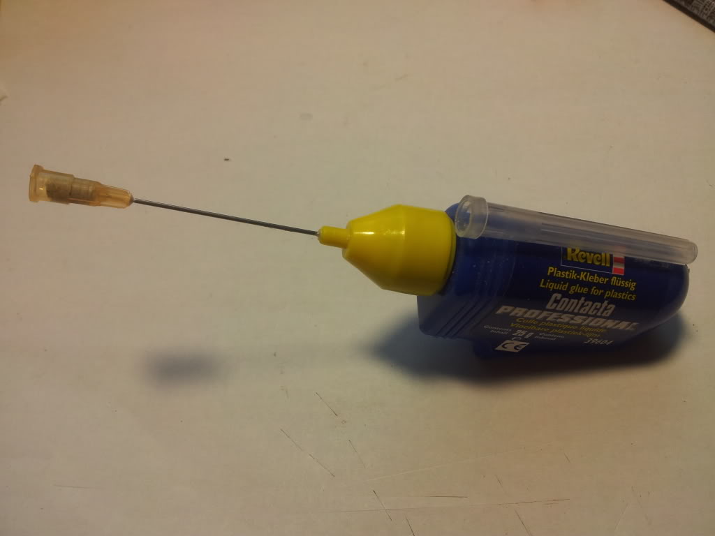 Glued Fingers Blog Nie zapychający się klej Revella/Nonplugging Revell glue