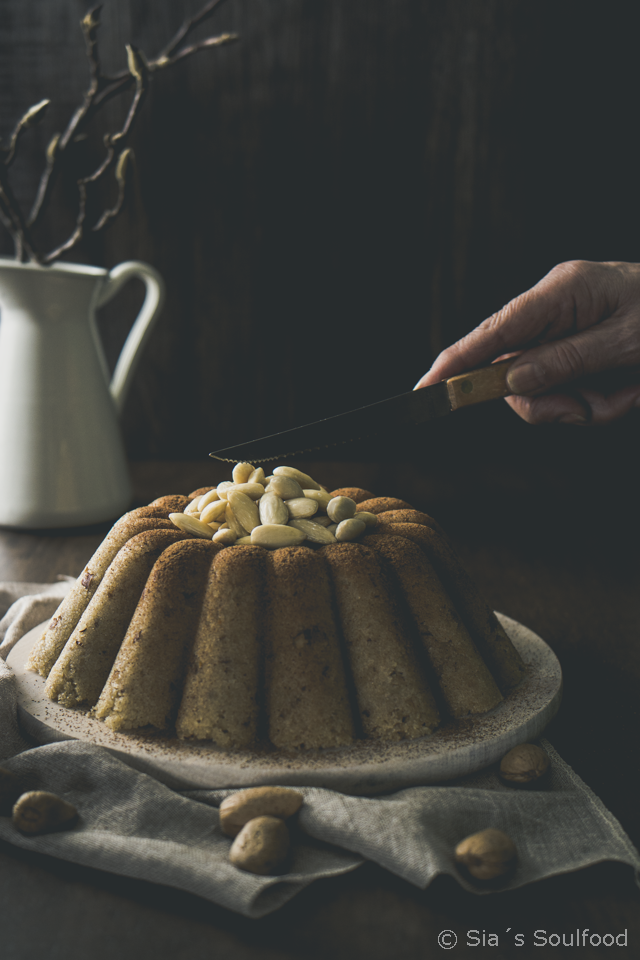 sia´s soulfood foodblog: Grießkuchen mit Mandeln {Halvas simigdalenios}