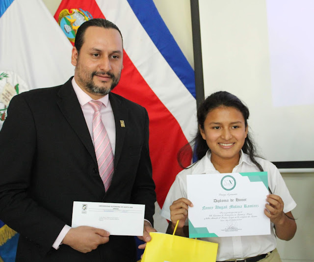 Ganadores de Becas Universitarias del Certamen de Literatura de Nueva Acrópolis Santa Ana, El Salvador