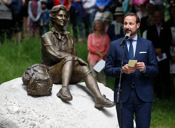 Queen Sonja, Crown Princess Mette-Marit, Crown Prince Haakon, Princess Ingrid Alexandra, Prince Sverre Magnus, Princess Astrid, Princess Maertha Louise, Maud Angelica Behn, Leah Isadora Behn and Emma Tallulah Behn