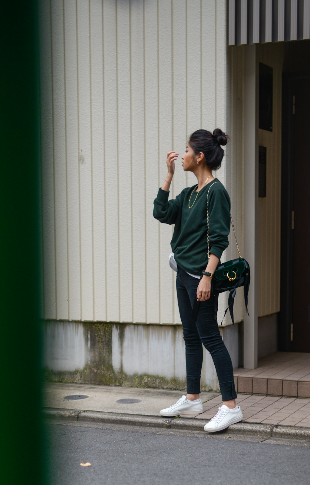 Casual green sweater outfit, Uniqlo crewneck sweater, JW Andersen ribbon bag, FOREVERVANNY style, Tokyo Street Style, Casual Fall Outfitsr, Tokyo style blogger, New York fashion blog FOREVERVANNY