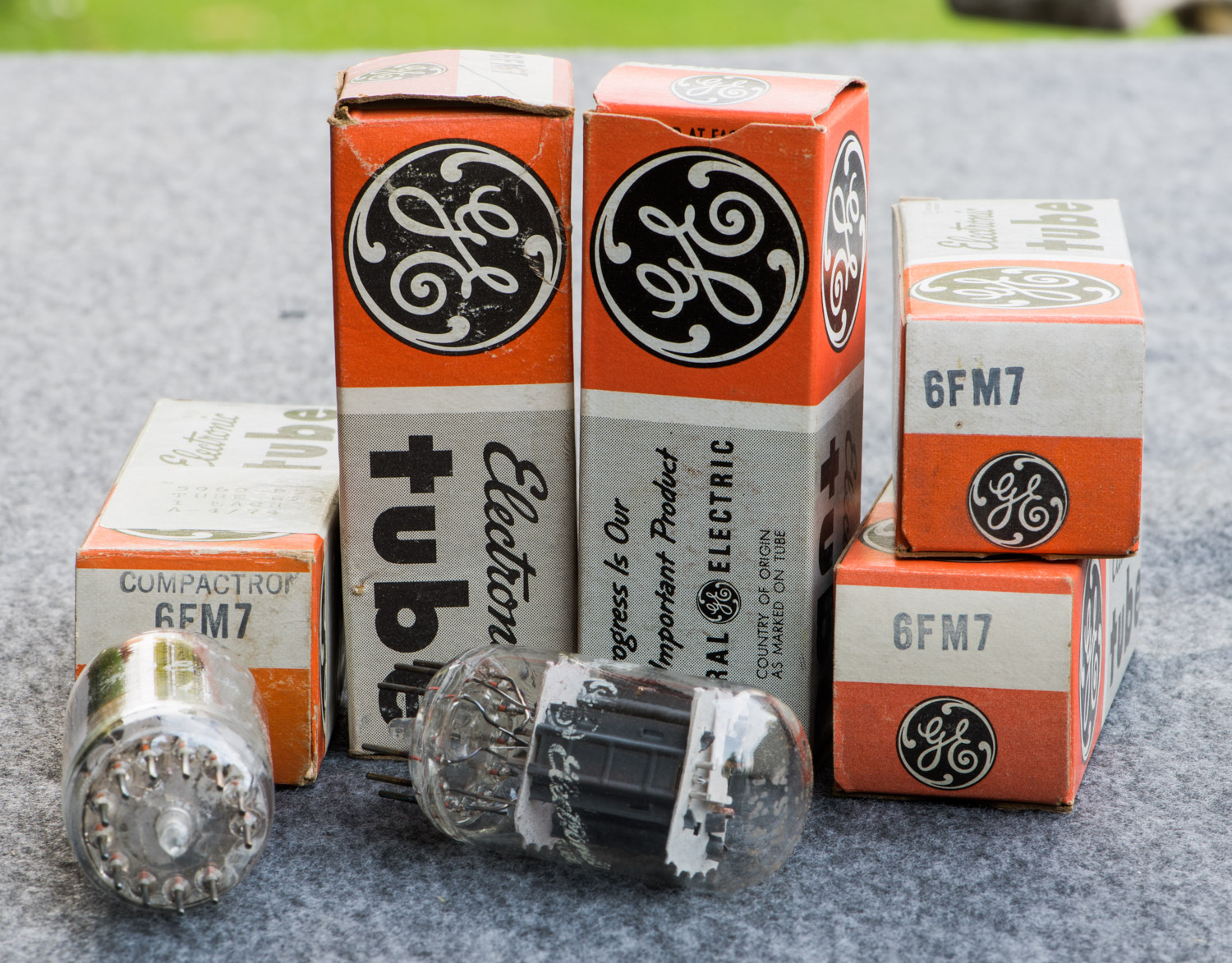 VinylSavor: Tube of the Month : The 6FM7