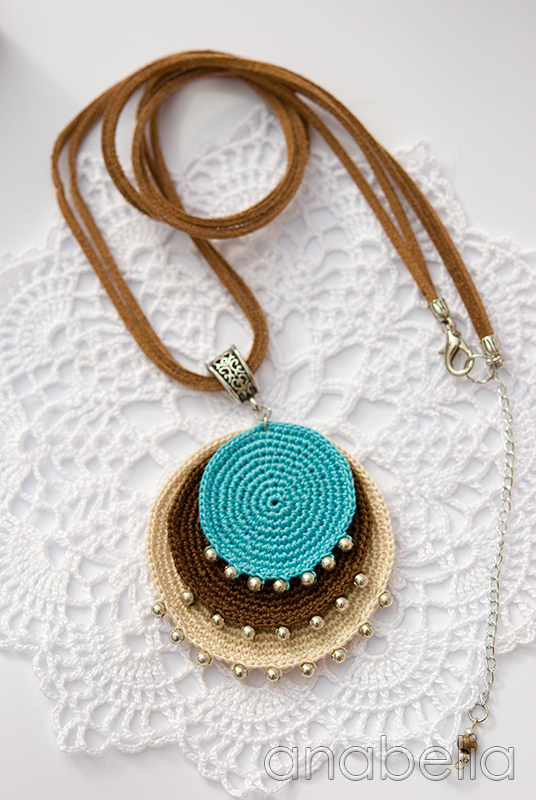 Boho turquoise crochet pendant by Anabelia