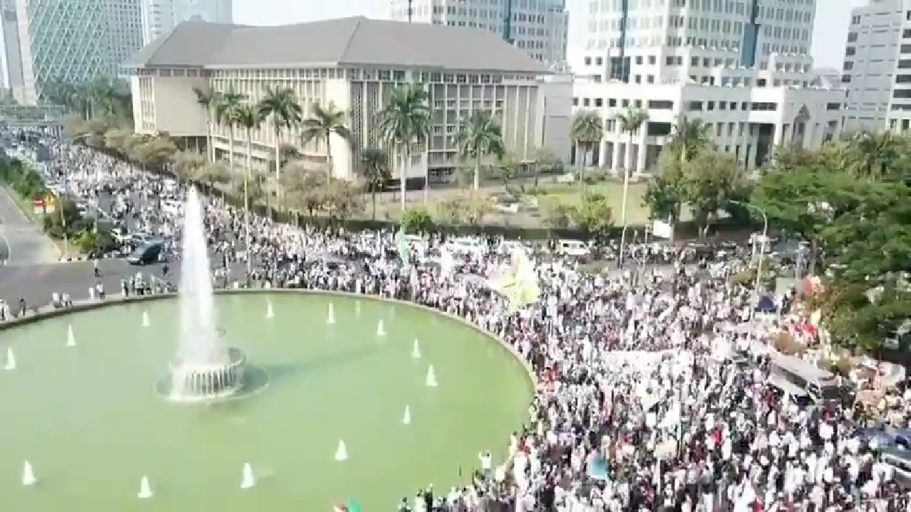 Massa Aksi Mujahid 212 Membludak, Aparat Gerak Cepat ke Istana