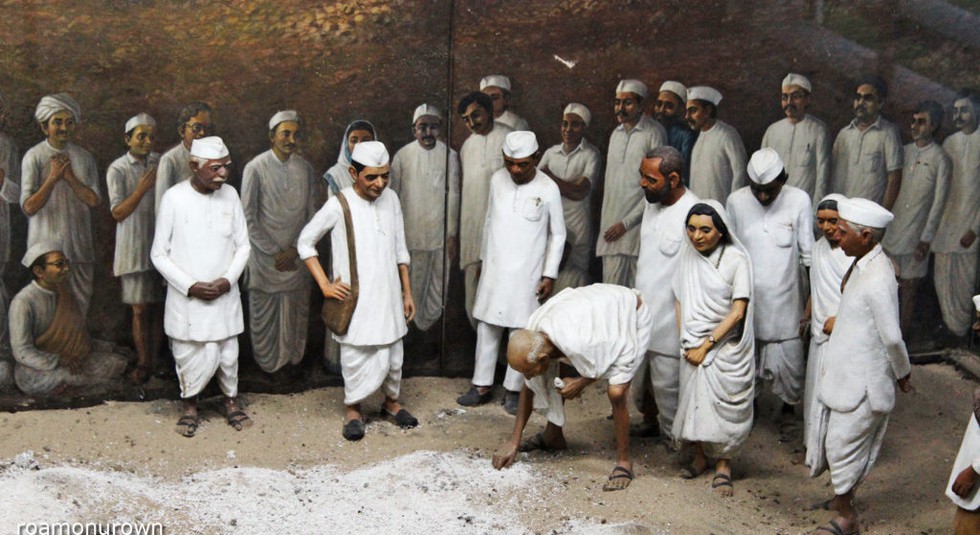 Information About The Dandi Satyagraha For Salt Lead by Mahatma