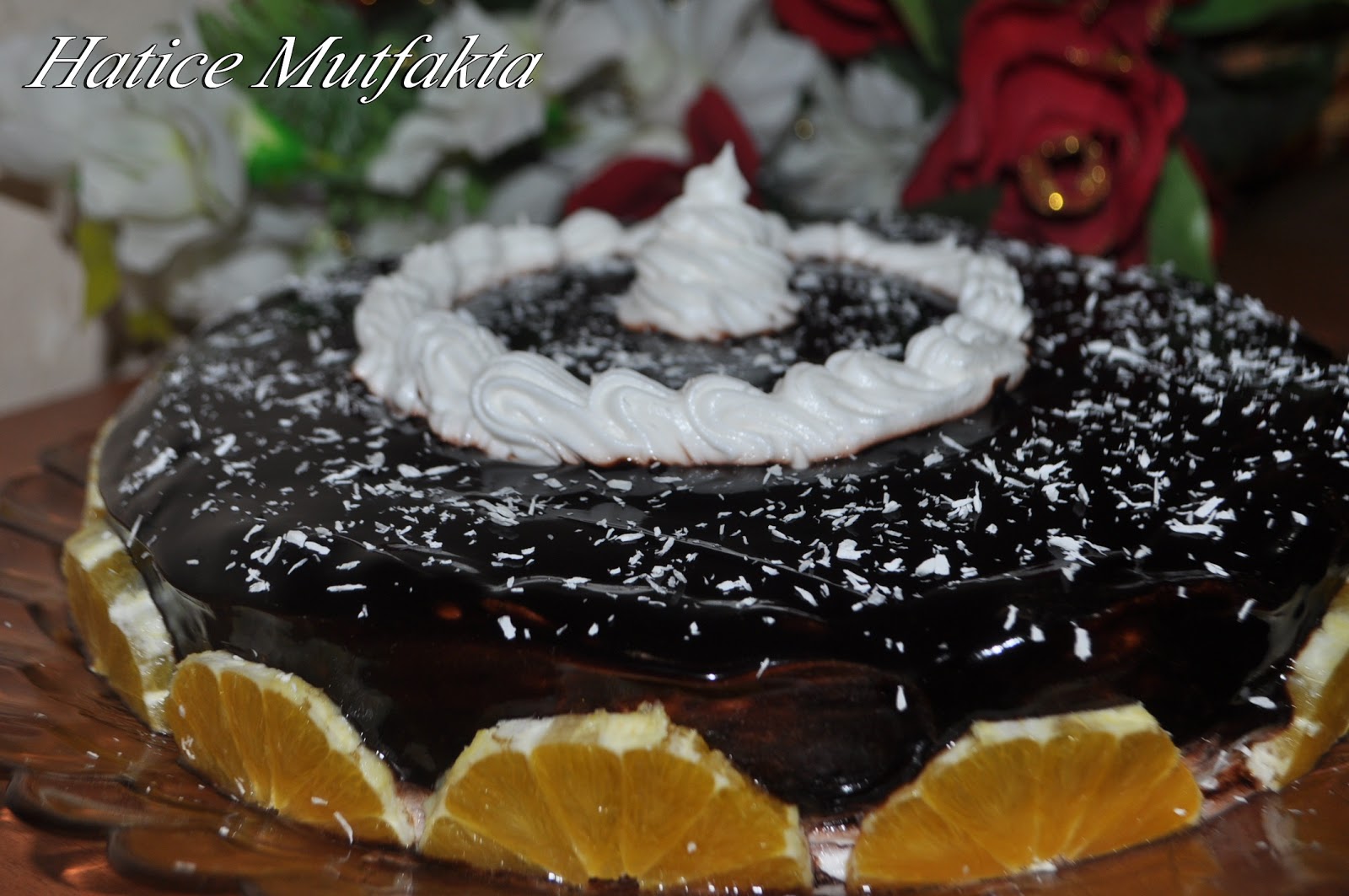 Hatice Mutfakta Türk Kahveli Çikolata Soslu Yaş Pasta