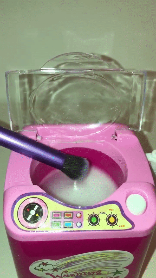 Beauty Blender Mini Washing Machine! | Olivia and Beauty