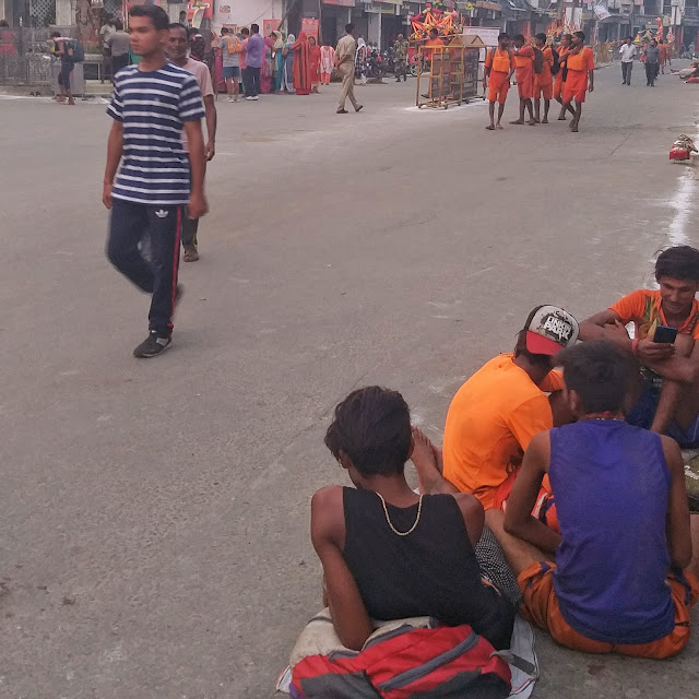 kawad 2019 Kawad rush, Muzaffarnagar, Delhi, Uttar Pradesh, Shiv Chowk, Haryana, Rajasthan, Hindu, Madhya Pradesh, 2019, kawad song, dak kawad, kawad yatra, kawad video, bhole ki kawad, haridwar kawad, kawad yatra 2019, chali chali re bholenath ki kawad, kawad jal date 2019,