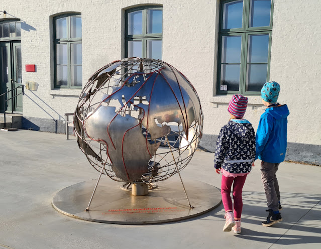 Dänemark-Urlaub: Ein Leuchtturm-Tag in Skagen. Im grauen Leuchtturm gibt es eine Ausstellung zu den Zugvögeln, die unsere Kinder und uns Eltern begeistert hat.