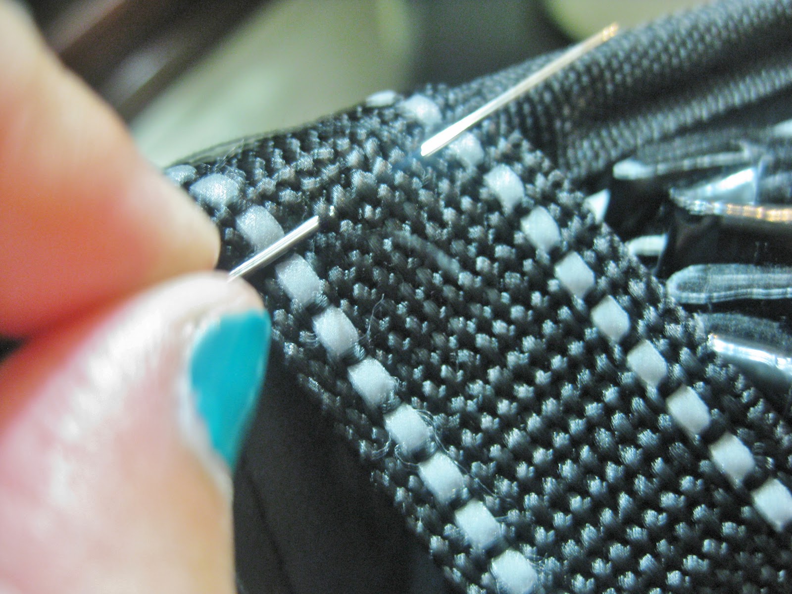 Cal-a-Mari: DIY: Pin Trading Case
