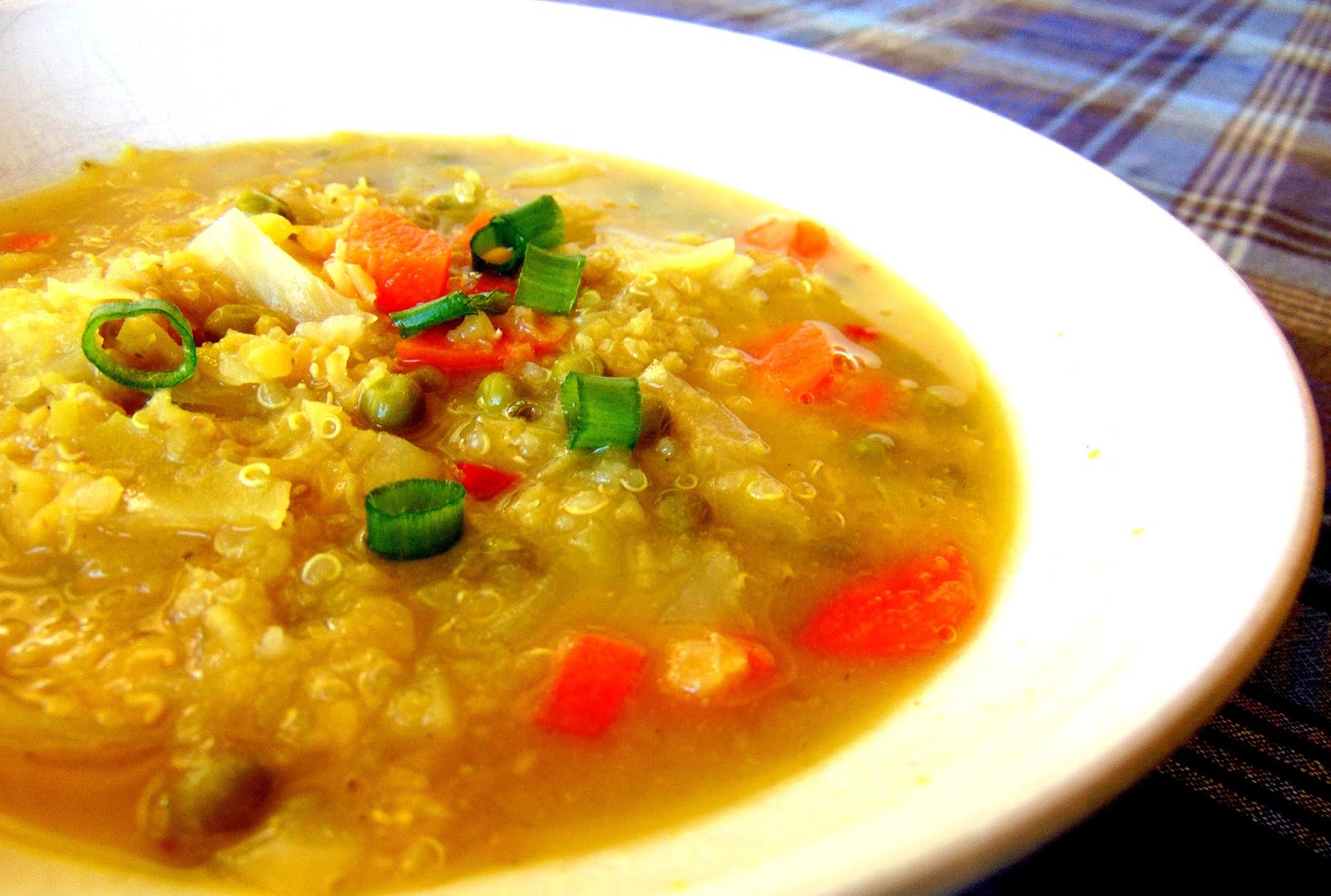 Soupe aux lentilles, quinoa et chou