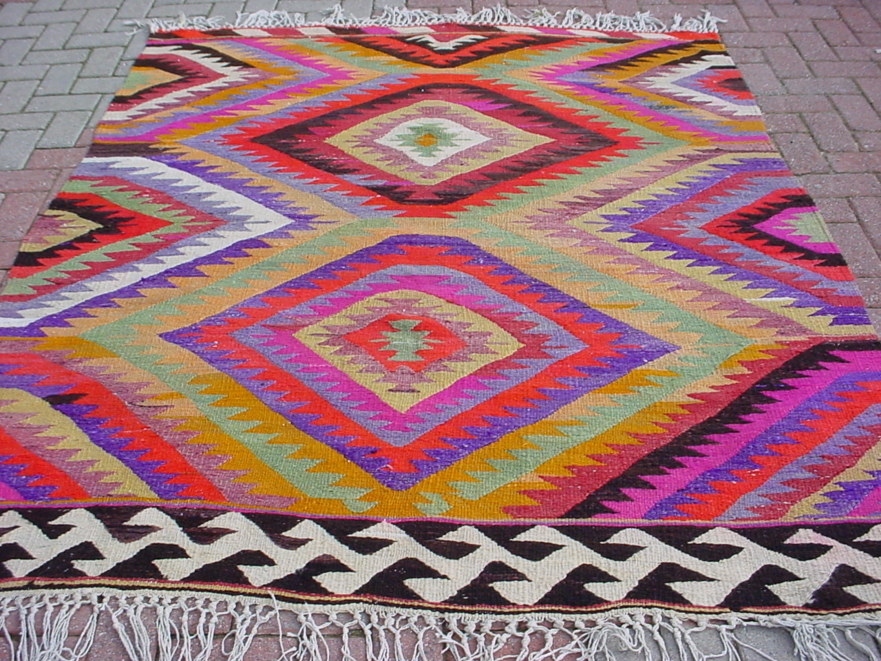 INSPIRED DESIGN Current Obsession Colorful Kilim Rugs