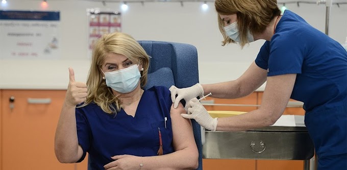   Εμβολιάστηκε η πρώτη Ελληνίδα - Σε νοσηλεύτρια η πρώτη δόση του εμβολίου 