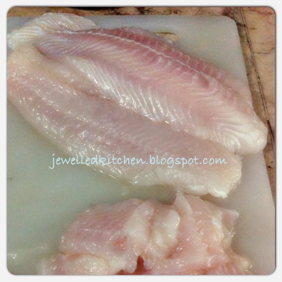 CREAM DORY IN SOUR SOUP/SINIGANG (Sinigang na Cream Dory)