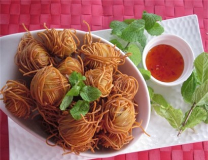 fried-pork-roll-noodles