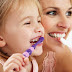 Tricks για να μάθετε στο παιδί σας να βουρτσίζει τα δόντια του