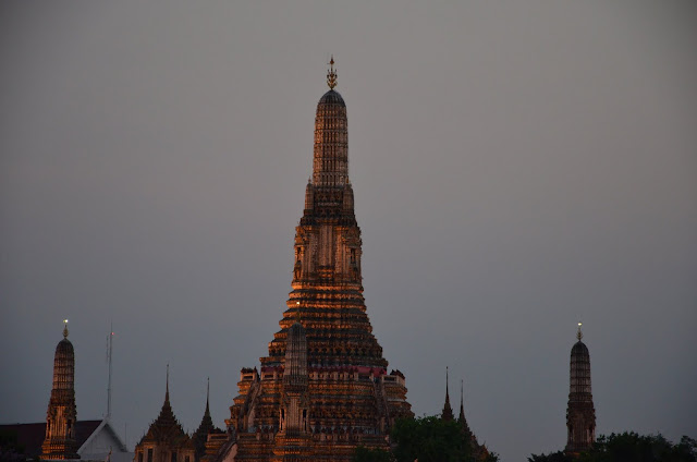 Wat Arun (Świątynia Świtu)
