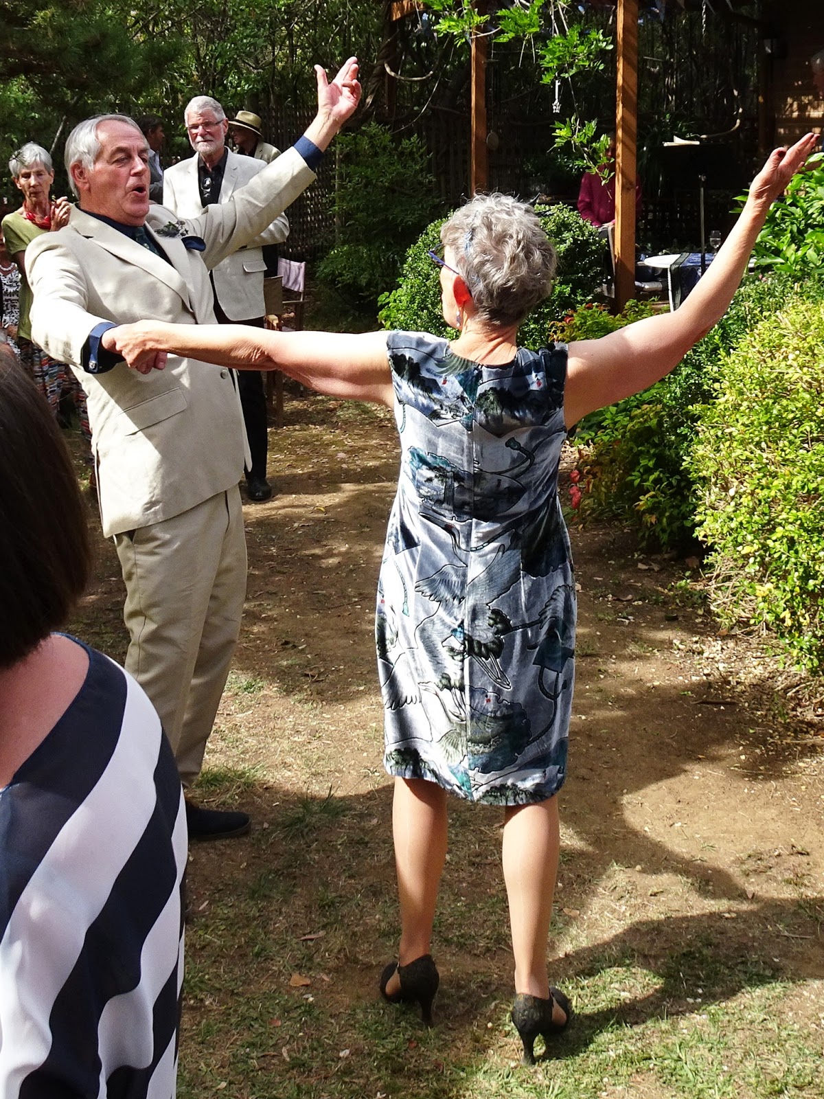 oz.Typewriter Dancing to the Beat of a Wedding Typewriter