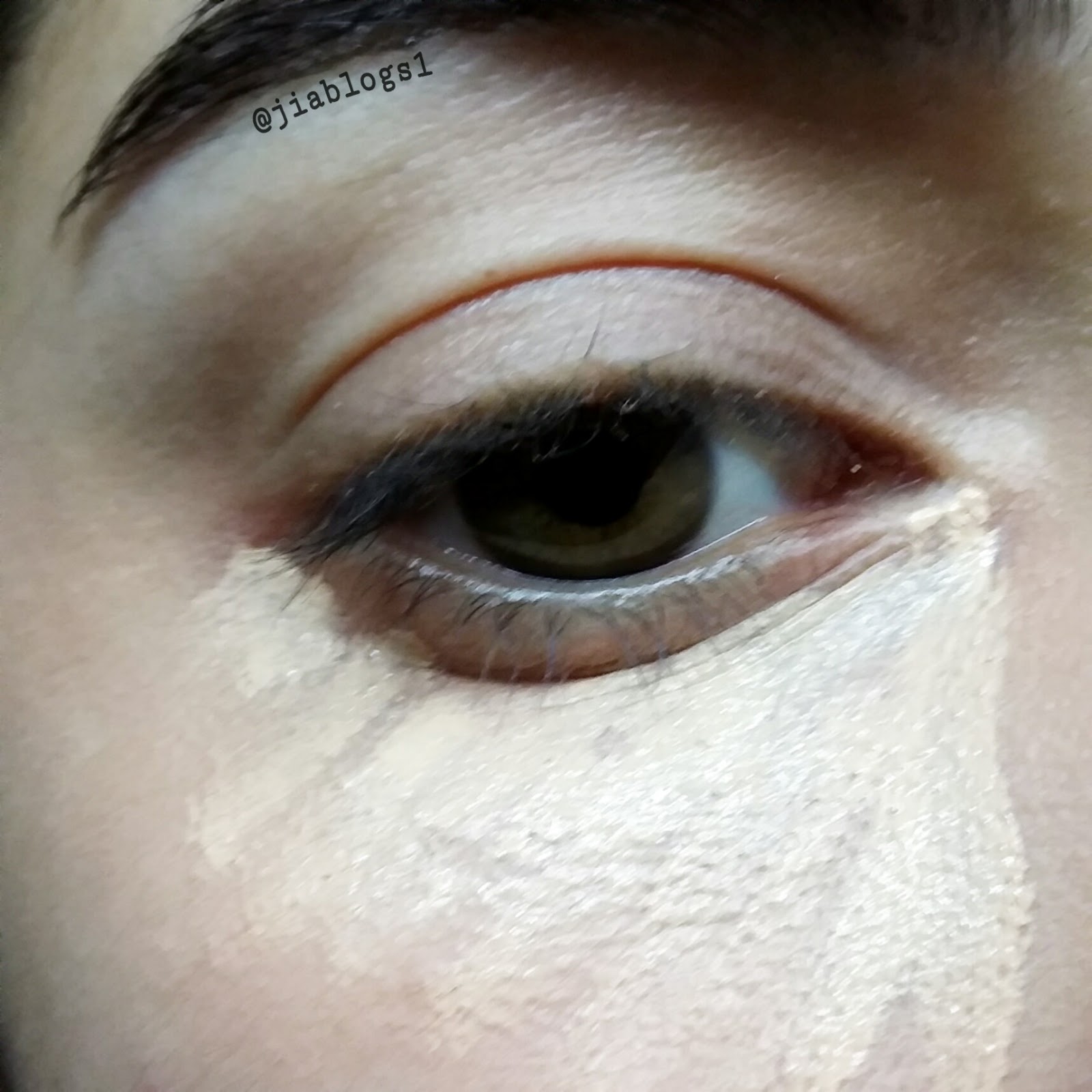 •Hide your Dark Circles Without Colour Correcting Concealer•