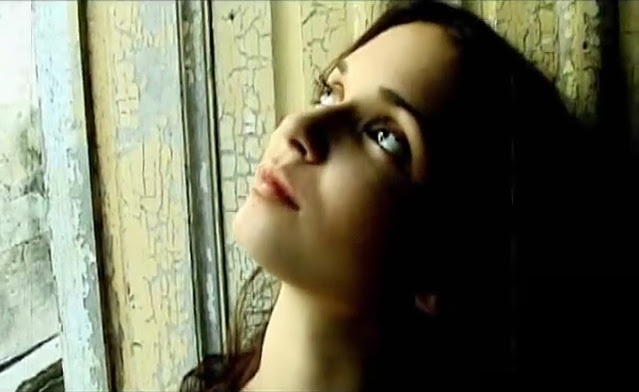 Diana Fuentes - ¨Música de fondo¨ - Videoclip - Dirección: Pavel Giroud. Portal Del Vídeo Clip Cubano
