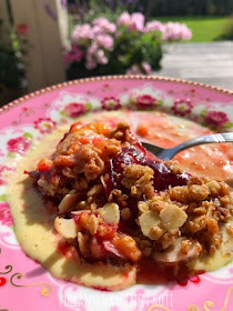 #luumuhyve #crumble #kaurapaistos #luumukaurapaistos #jälkiruoka #luumu #leivonnainen #leivonta #helppojälkkäri #helpotherkut #hyve #kauraherkku #oats #dessert #plumdessert #baking #healthybaking #terveellinenleivonta #plumcrumble #terveellinenelämäntapa #healthychoices #healthier #feelgood