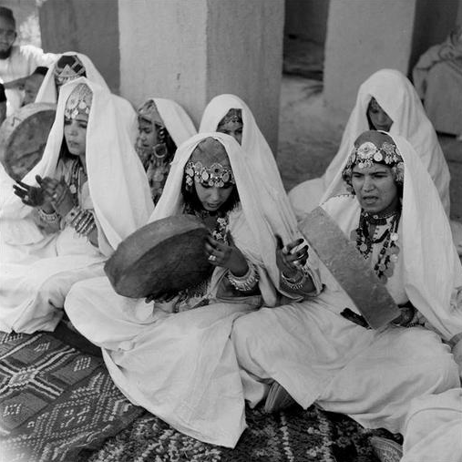 Eshkol HaKofer: Henna and Hametz: Jewish Henna Traditions for Passover