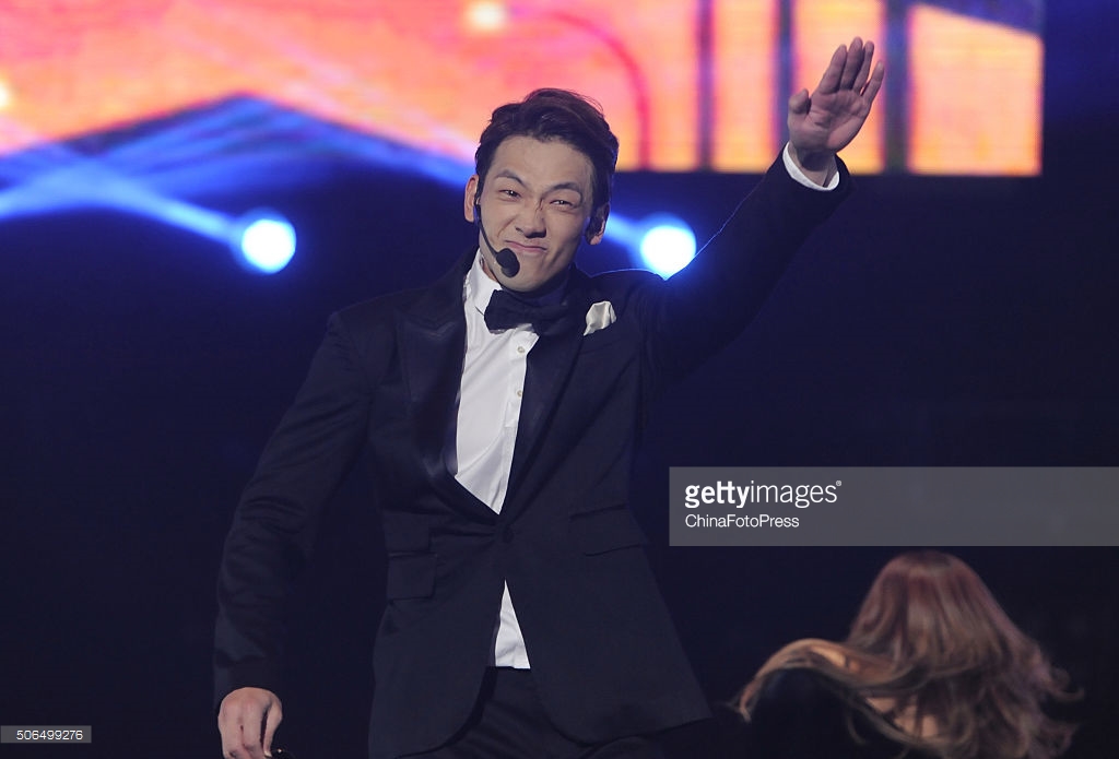 http://1.bp.blogspot.com/-o3dTLRVaV2s/VqXRFd1k-mI/AAAAAAABQtw/gbhCFdEMCQs/s1600/south-korean-singer-rain-performs-onstage-during-his-concert-the-picture-id506499276.jpg