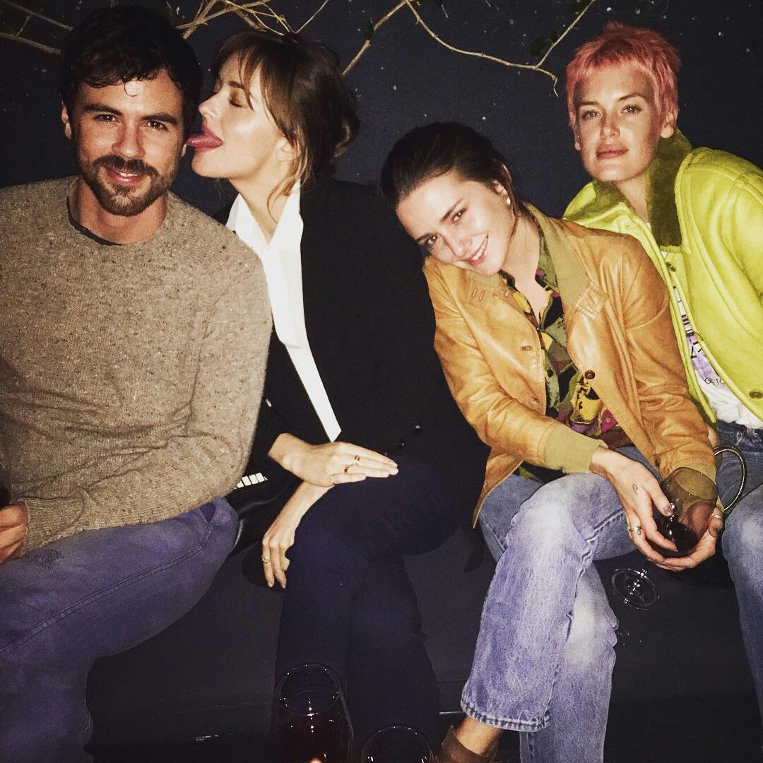 Dakota Johnson Life: New Instagram Picture of Dakota and Friends shared ...