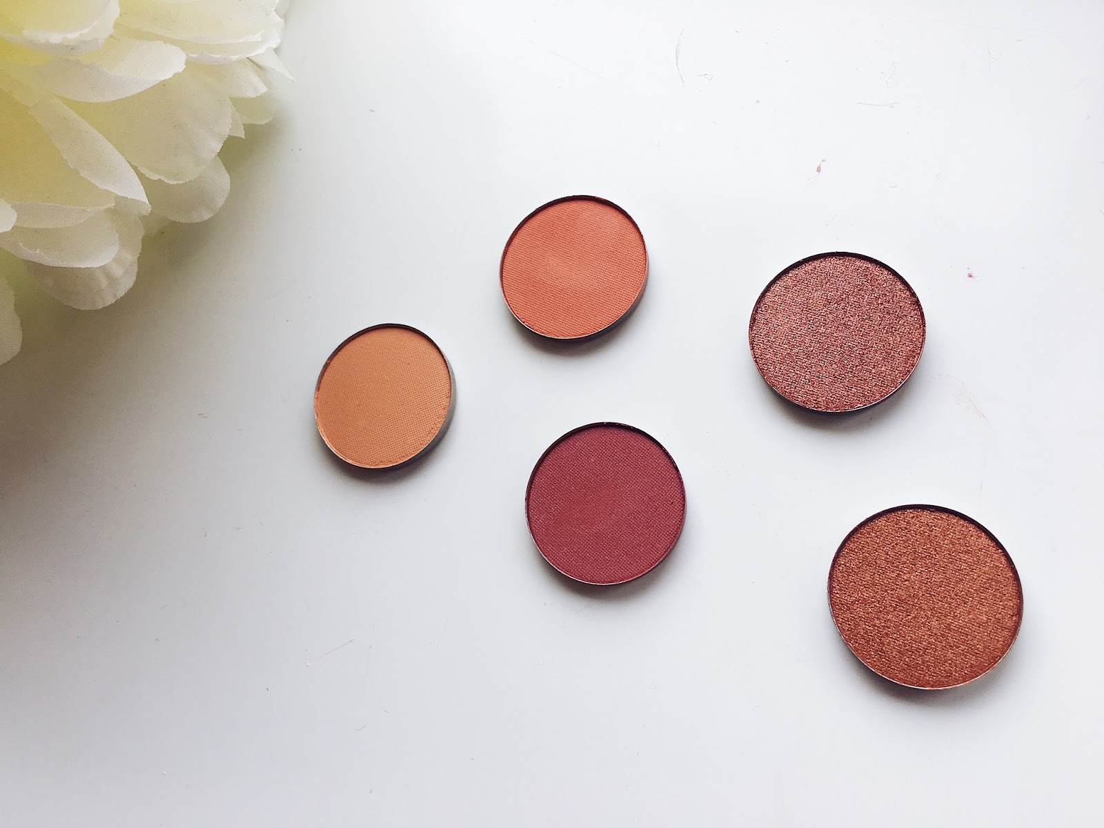 REVIEW FREEDOMS INDIVIDUAL HIGHLIGHTERS & EYESHADOWS MATbeauty