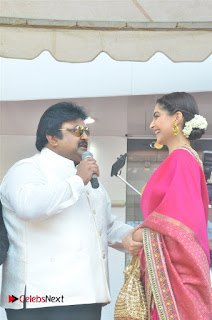 Actress Sonam Kapoor Launch Kalyan Jewellers Anna Nagar Showroom  0009