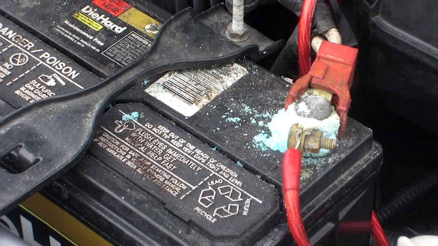 nettoyer la corrosion de la batterie