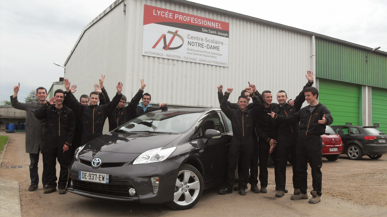 Secteur Automobile du lycée SAINTJOSEPH de NEVERS Découverte des