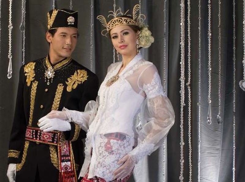 busana pengantin adat minang modern kain sutra