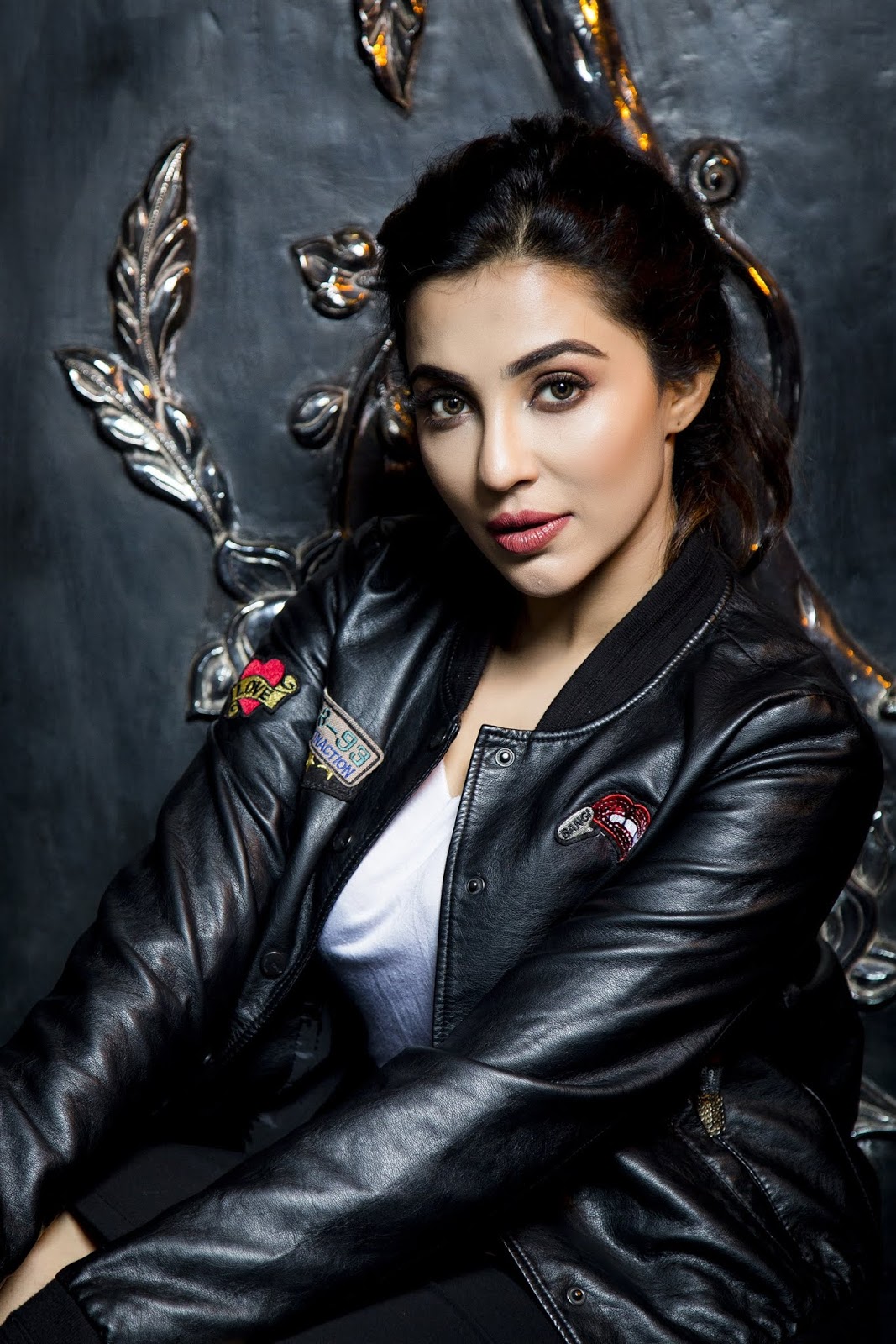 Actress Parvathy Nair New Hot Photoshoot Stills