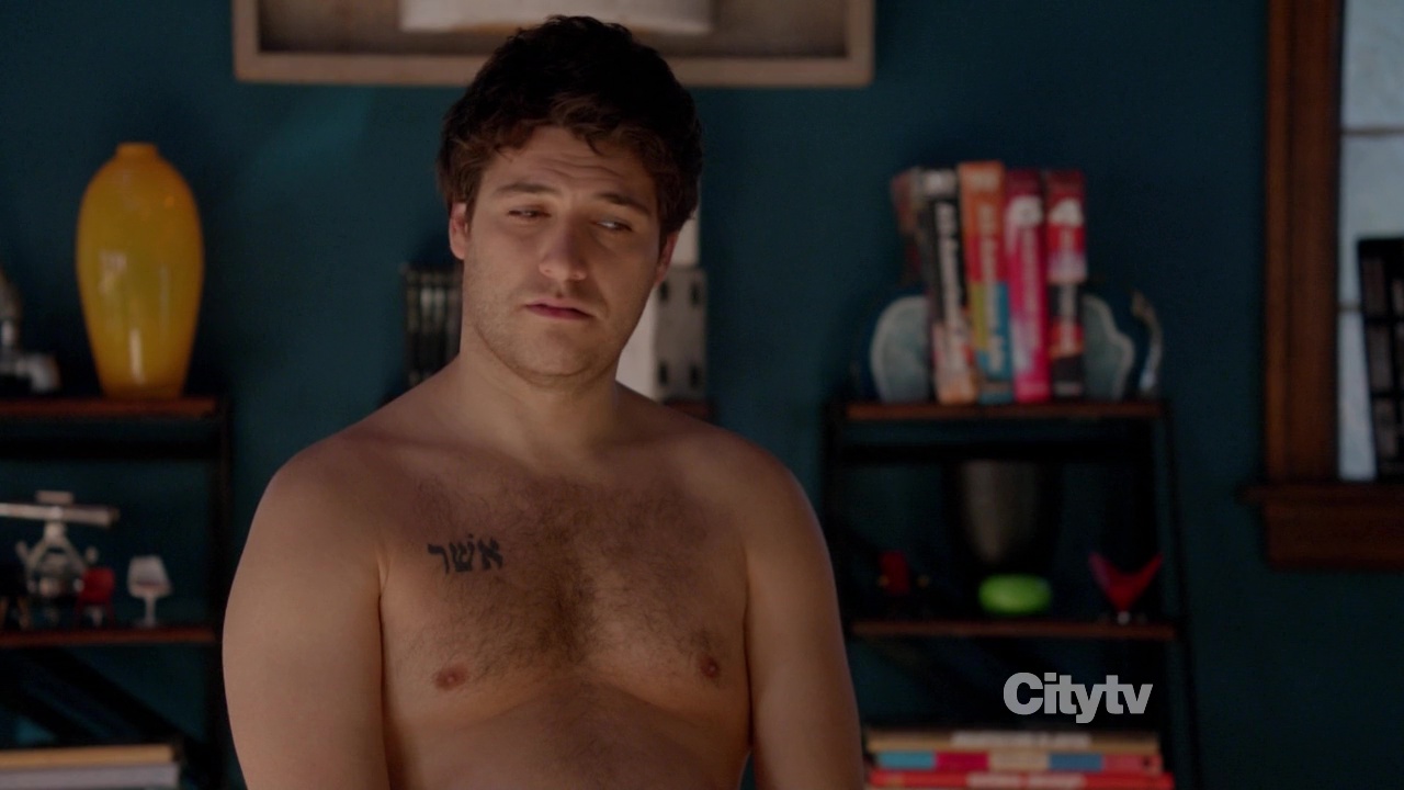 Adam Pally shirtless in Happy Endings 2-16 "Cocktails & Dreams&quo...