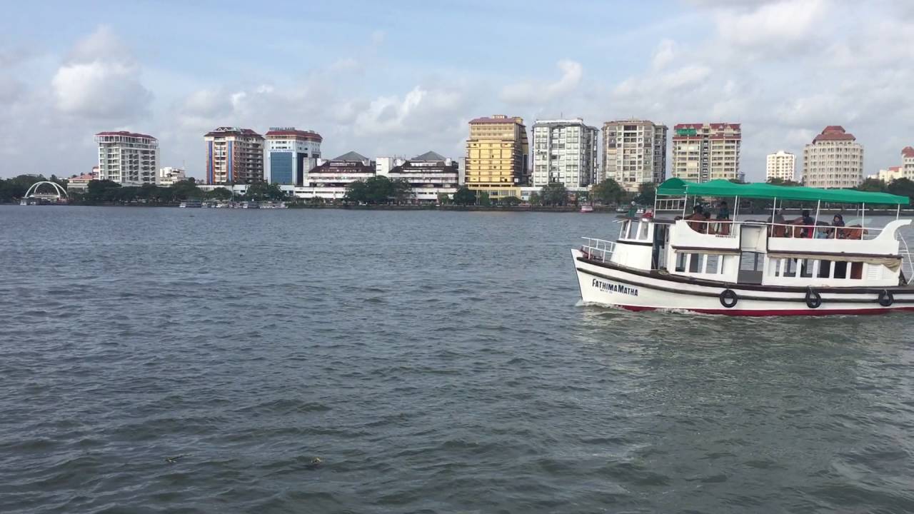 Marine Drive Walkway (Kochi)