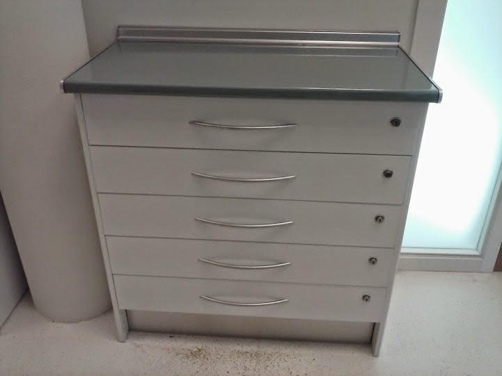 COCINAS/ ARMARIOS/ PUERTAS/ PARQUET: OTROS TRABAJOS A MEDIDA