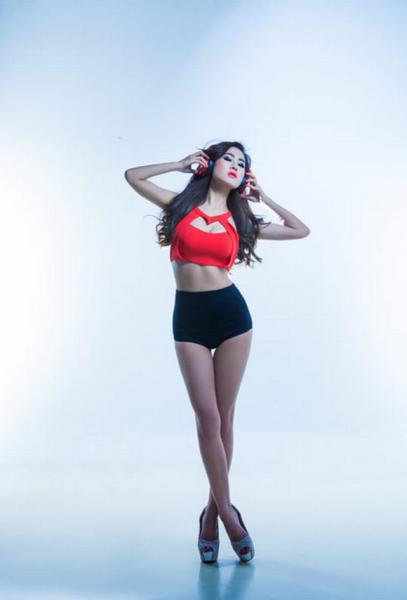 Ngất ngây với hot girl DJ Oxy quá sexy, nóng bỏng