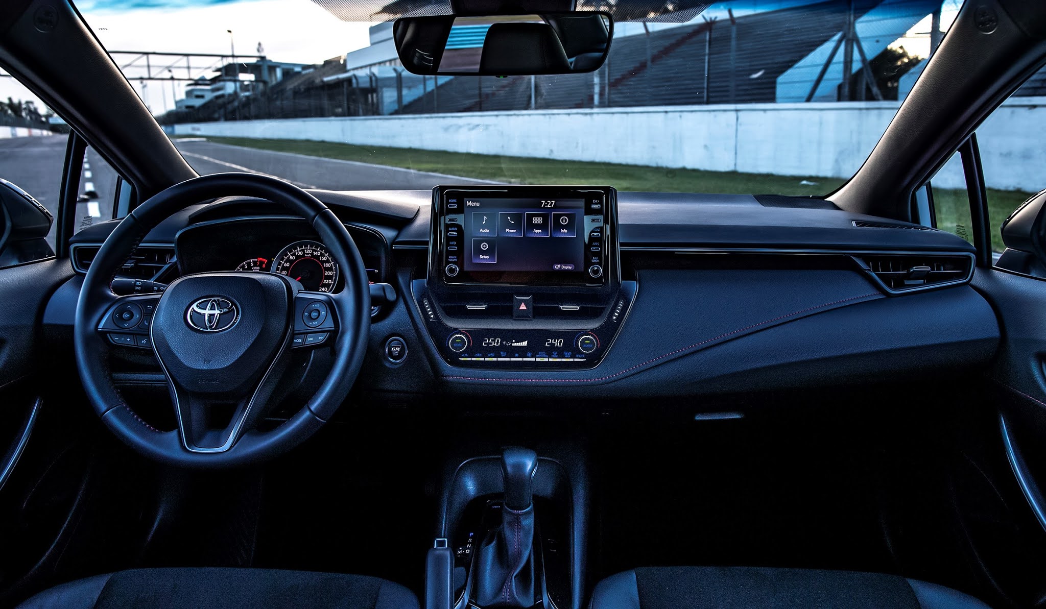 Toyota Corolla GRS 2022 já está nas lojas, pelo preço de R 151.990