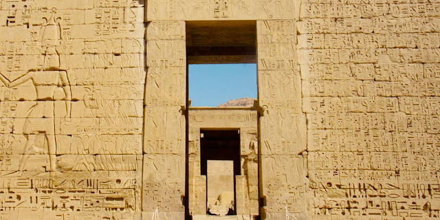 Ramses III Gate Habu Temple - Temple of Habu  - Tourism in Luxor - www.tripsinegypt.com
