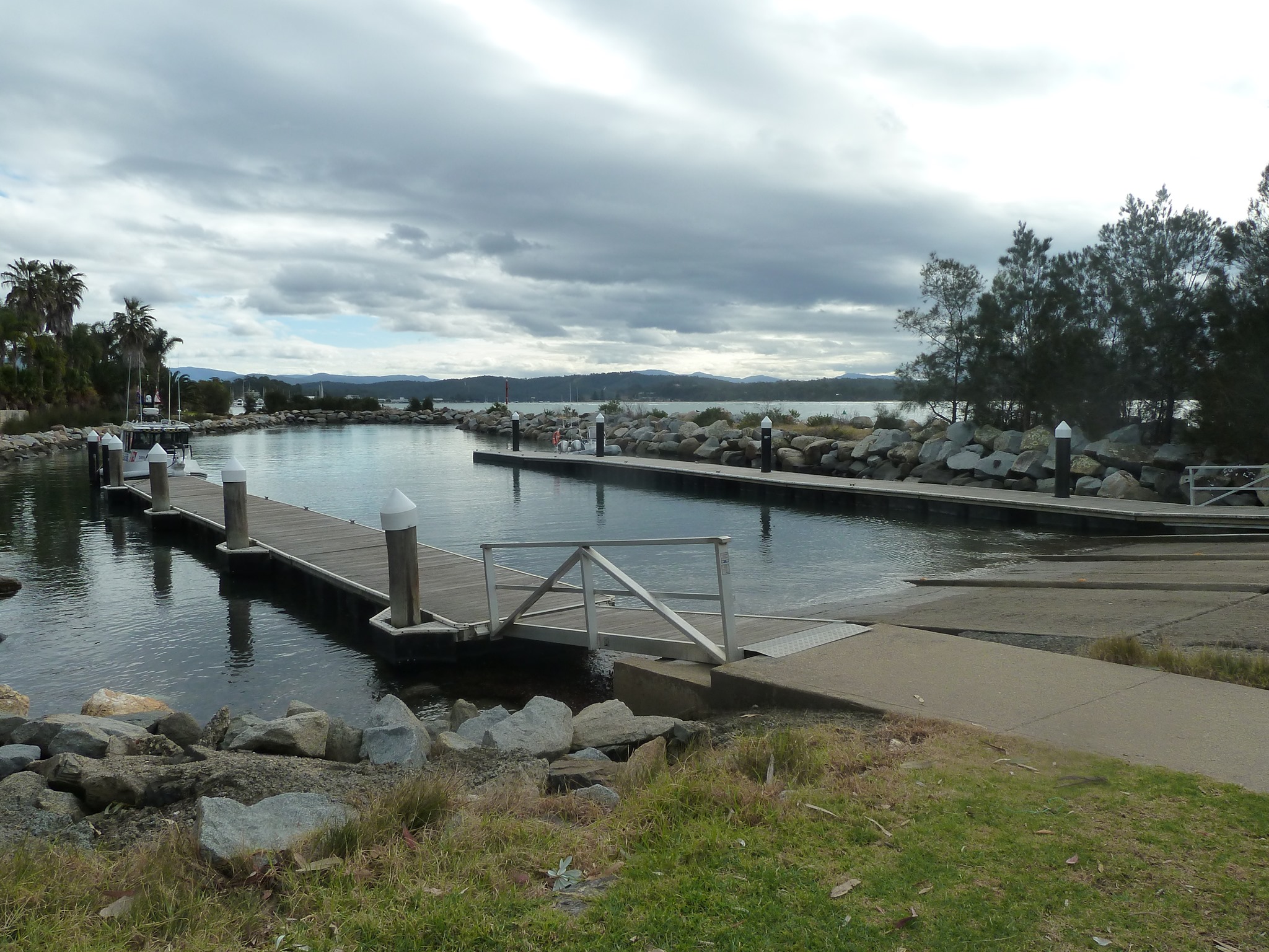Batemans Bay Boaters Association: BOATING IS NOT AN ESSENTIAL ACTIVITY Batemans Bay Boaters Association: BOATING IS NOT AN ESSENTIAL ACTIVITY